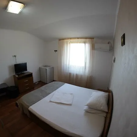 Trandafir 3* كونستانتا