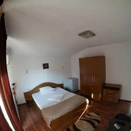 Trandafir Casa de hóspedes Constança