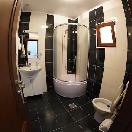 Trandafir 3* كونستانتا